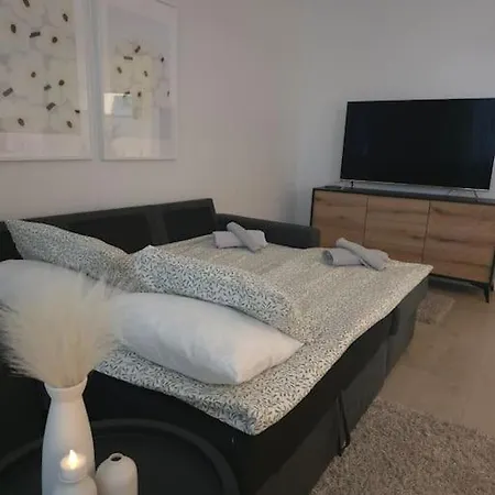 Vartiokatu Apartment *